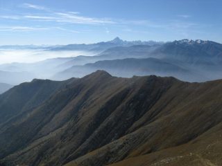 La lunga cresta vista dalla cima dell'Aquila