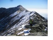 Carlo in cresta verso il M.Croass,alle sue spalle il Vaccarezza..