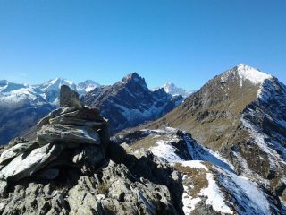 Dalla cima, cresta verso il colle Trione e cima Leitosa