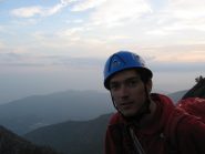 usciti dalla via, arriviamo in cima con una splendida luna...