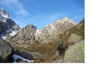 Al centro la Bocchetta di Drosa a dx il Trasen Rosso ..dall'alpe Drosa di Sopra
