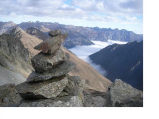 La Val Stura invasa dalle nebbie qui vista dalla Testa delle Garbe..
