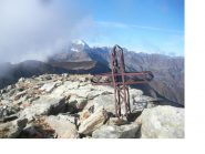 ..e la vecchia poco distante con la Meidassa al fondo ormai tutta innevata..