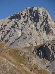 al centro la direttissima al Corno Grande