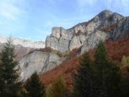 La parte finale della ferrata nei colori dell'autunno
