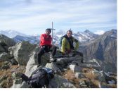 Con Ale accanto alla croce , il rosa a sx l'Alphubel a dx e lo Stralhorn in mezzo a noi..