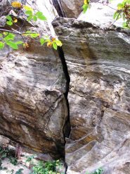 bel fessurone off-width