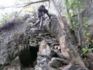 Sentiero discesa con tratto attrezzato