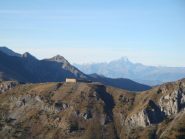 Forte Centrale e Monviso dalla Cima du Bec Roux