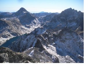 Bego e Gr. Capelet dalla cima sud di Chamineyes..