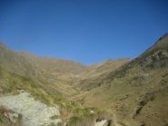 poco sotto l'alpe Cavaione, in alto a dx la punta Castello e a sx la Massa della Sajunca