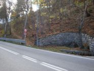 Imbocco del sentiero dalla SS 20