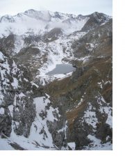 Il percorso di salita dalla Belvedere alla Facciabella e' gia' in neve..
