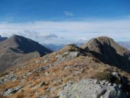 proseguendo sulla cresta,a sx il Ventabren ,a dx il Bourel