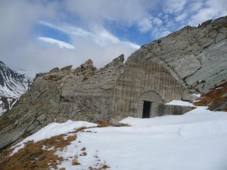 costruzione militare a 2700 metri