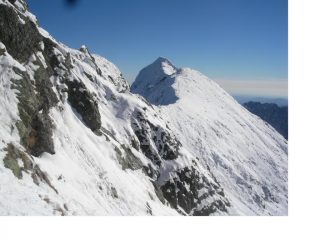 Bocchetta delle Vacche e P.del Pizzo dal canale di discesa prospiciente la vetta..