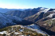 si vedono le baite a valle e l'itinerario fatto in salita