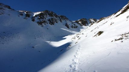 salendo nel vallone che porta al Col Collet...02 (17-11-2013) 