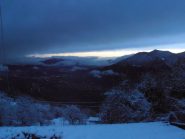 10 - luci della pianura e della montagna all'imbrunire (1024x768)