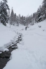 Traccia lungo il torrente