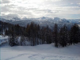 Powder scendendo sulla sinistra