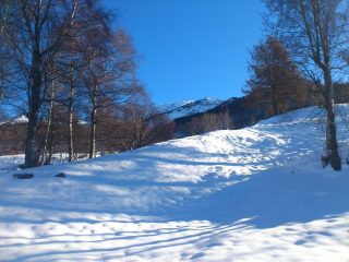in salita, si inizia a scoprire la cima