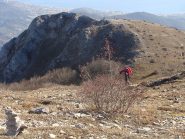 gente che sale da direzioni diverse