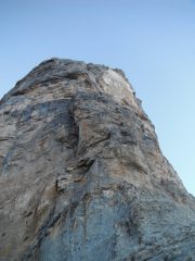 il pilastro visto dalla base