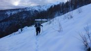Alla baita di Fassabella 1220m calziamo le ciaspole