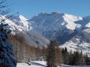 Sullo sfondo Col Serena, Testa Serena e Testa dei Frà