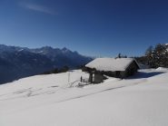 02 - alpeggio al Col des Bornes, con l'Emilius sullo sfondo