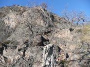 Vecchia ma solida sosta su vie che incrociano la ferrata