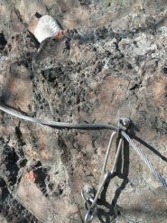 Partenza di Maniglioni, facile muro di III fattibile in free fino in cima