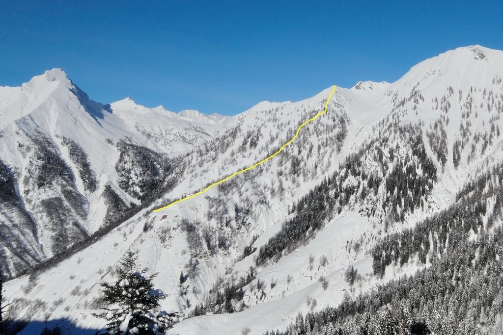 Itinerario visto dalla Piana evidenziato in giallo