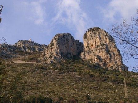 a sin. la Punta Giovanna a des. la Torre Elena