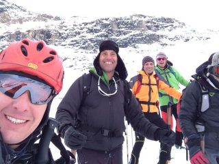 sosta in discesa e sorrisi di buona fortuna