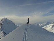 la cima e sulla sinistra il monte rosso
