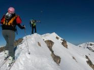 in arrivo in cima