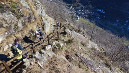mulattiera di discesa a Lillianes