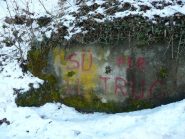 Partenza della mulattiera lungo la strada asfaltata dopo il torrente