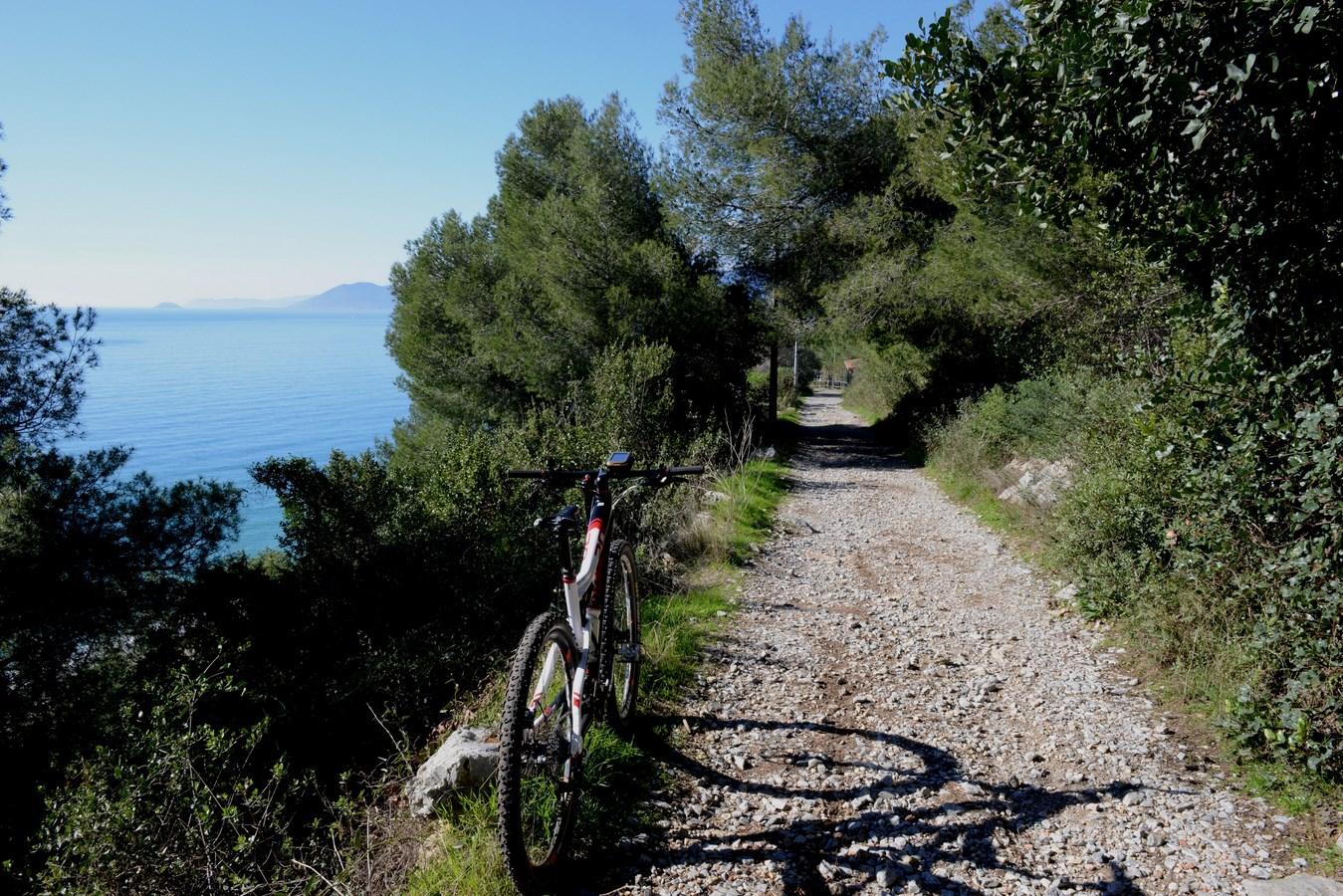 il sentiero natura verso borgio