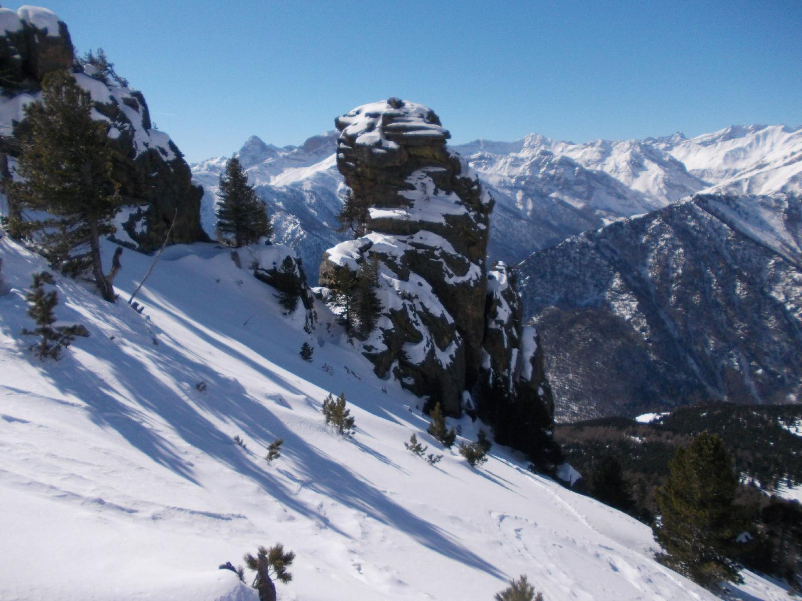 il traverso sotto le rocce