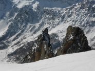 Torre e Rocca Castello salendo all'Eighier