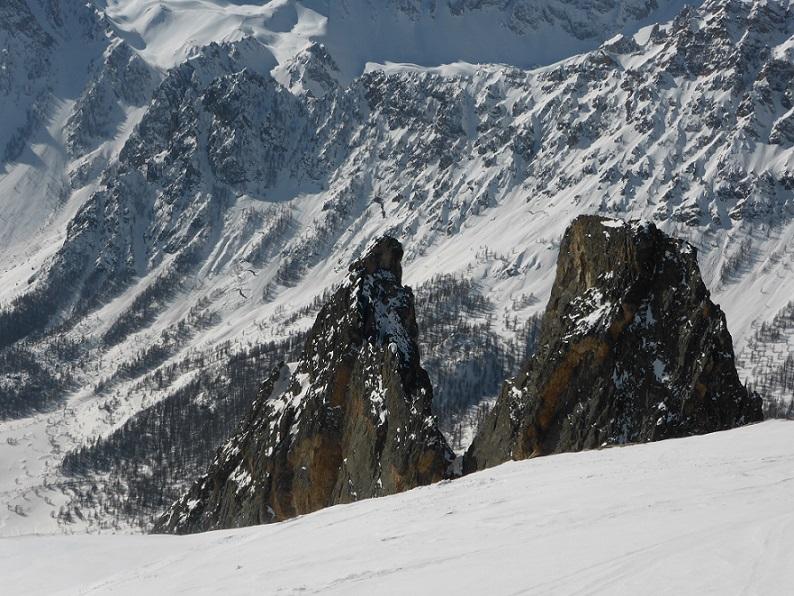Torre e Rocca Castello salendo all'Eighier