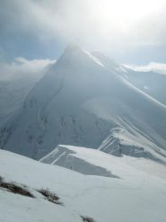 In salita guardando il Pelouxe