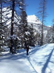 salendo con i Peygus sullo sfondo