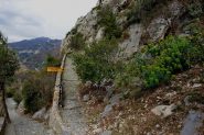 la ripida rampa finale verso Santa Lucia e sotto quella che va alle grotte