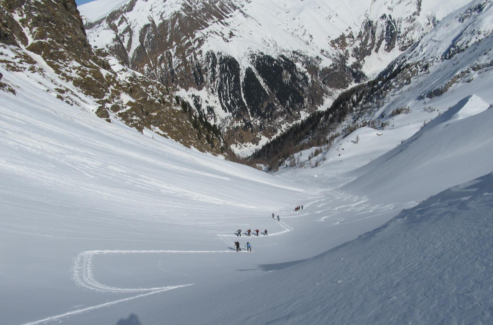 In prossimità del colle verso valle.