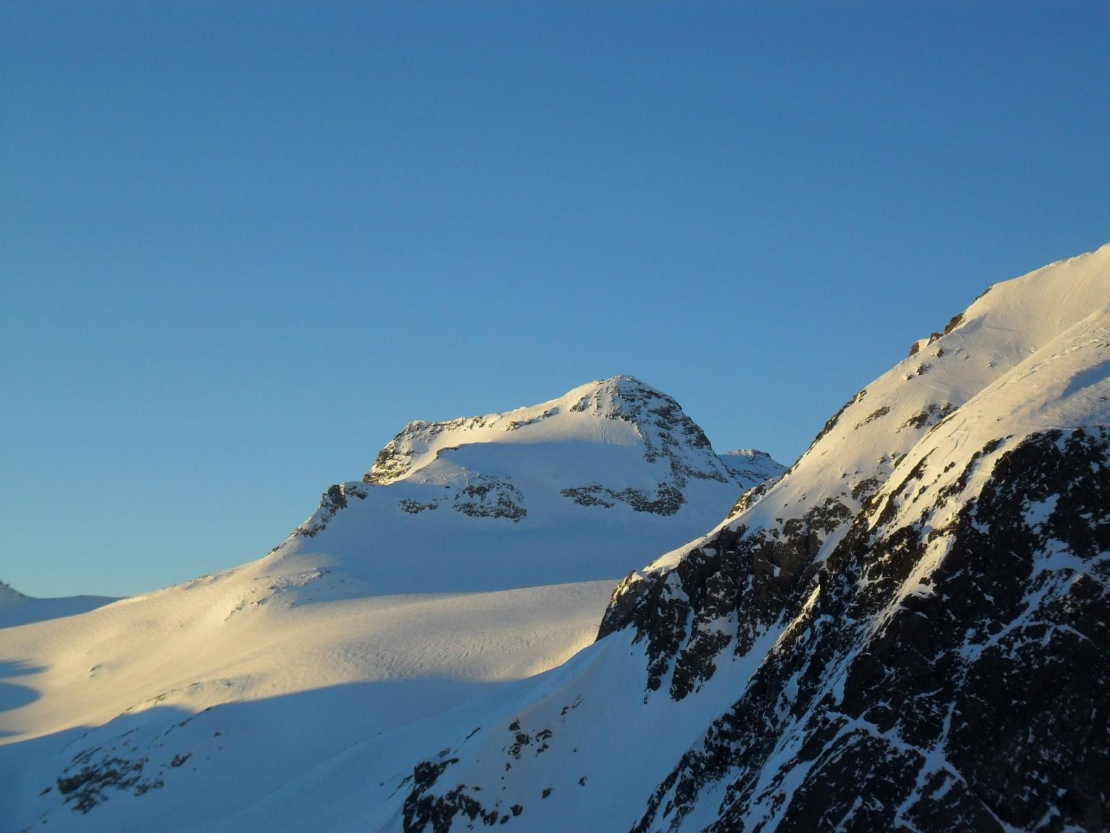 alba sull'Arbola dal rifugio