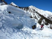 Il rifugio sommerso dalla neve